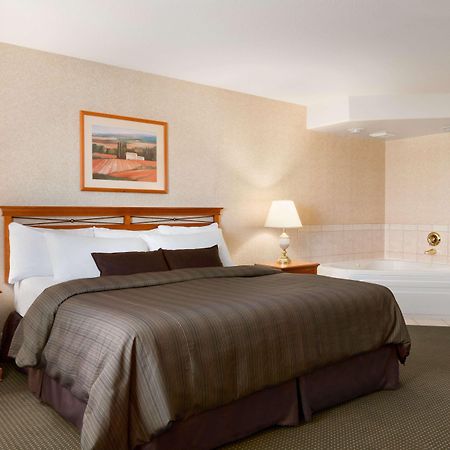 Days Inn By Wyndham Saskatoon Exteriér fotografie