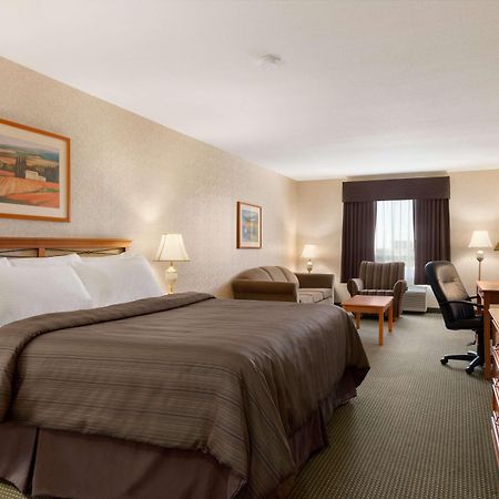 Days Inn By Wyndham Saskatoon Exteriér fotografie