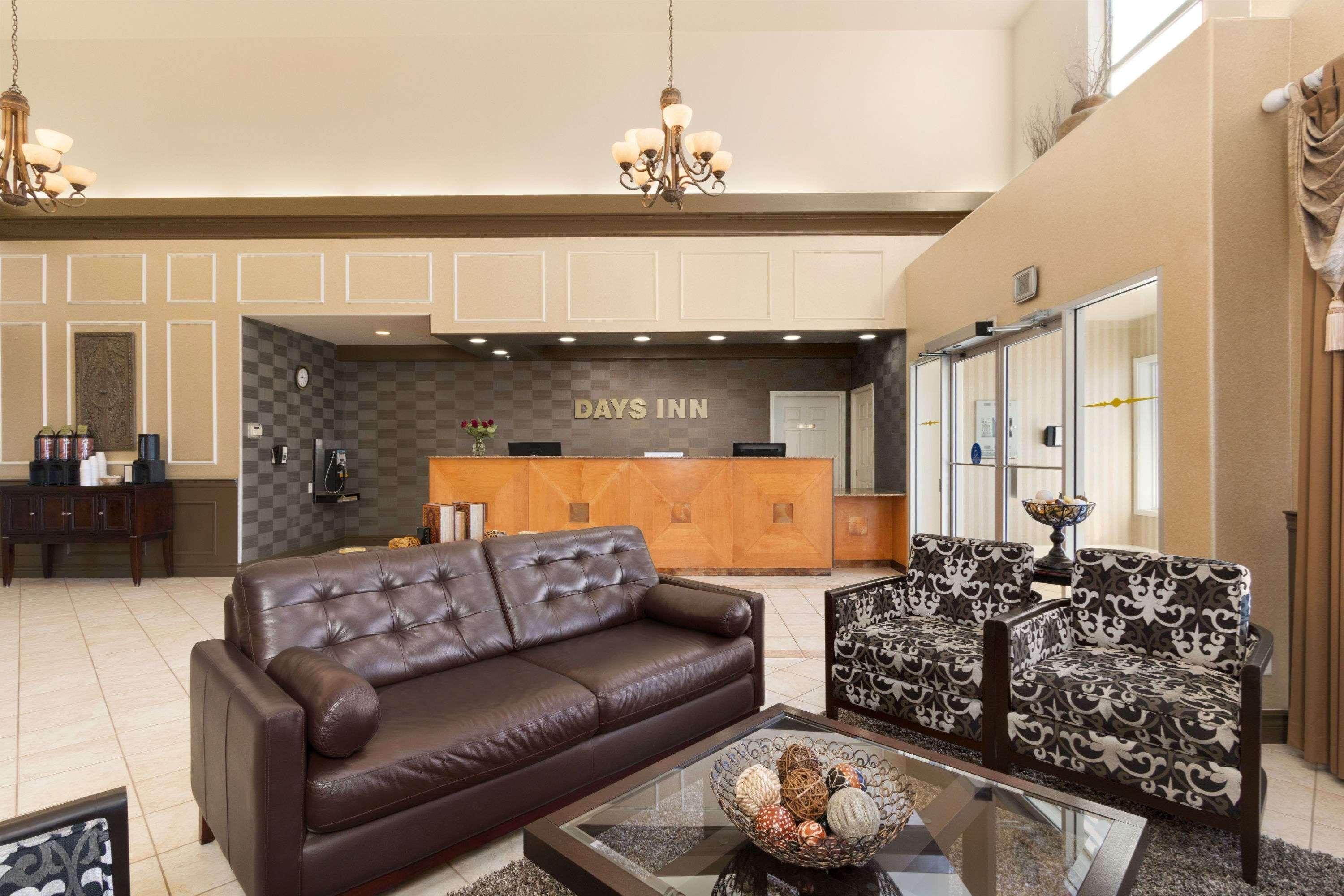 Days Inn By Wyndham Saskatoon Exteriér fotografie