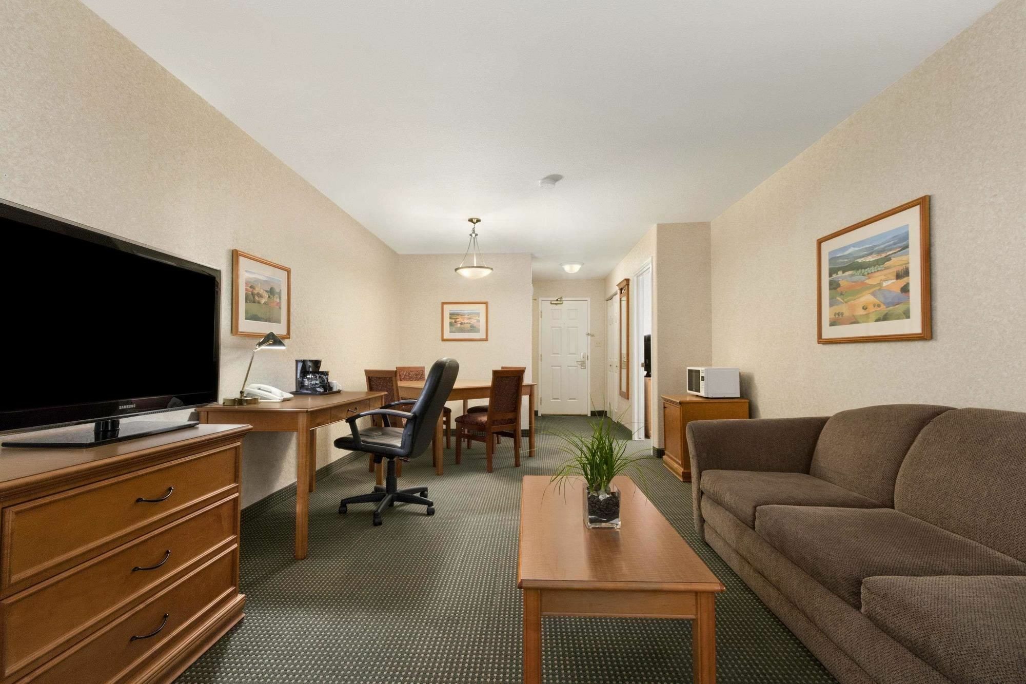 Days Inn By Wyndham Saskatoon Exteriér fotografie